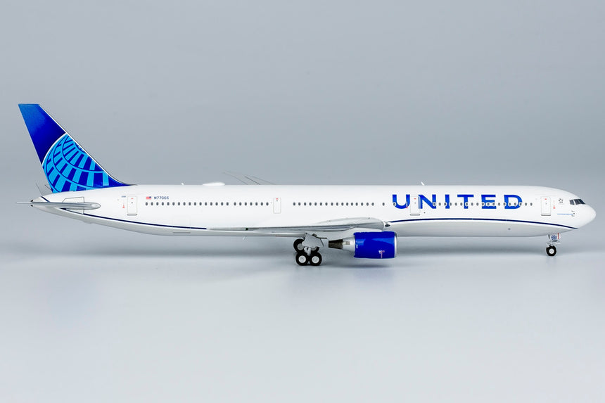 NG Models United Airlines Boeing 767-400ER N77066 "Blue Evolution" CF6 engines 1/400 18001