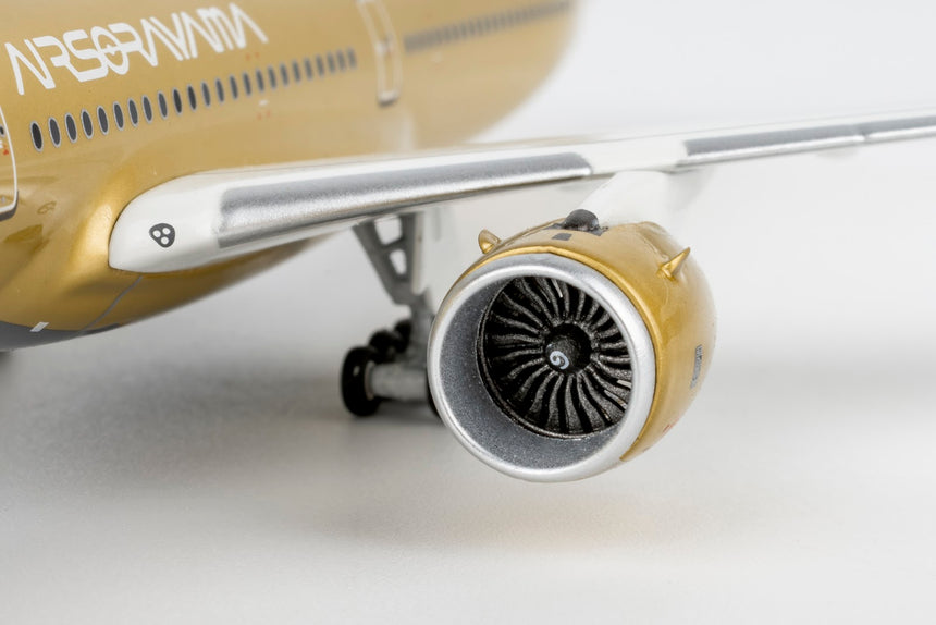 NG Models Starlux Airlines Airbus A350-1000 B-58554 (Airsorayama Golden) Ultimate 1/400 Aircraft Scale Model