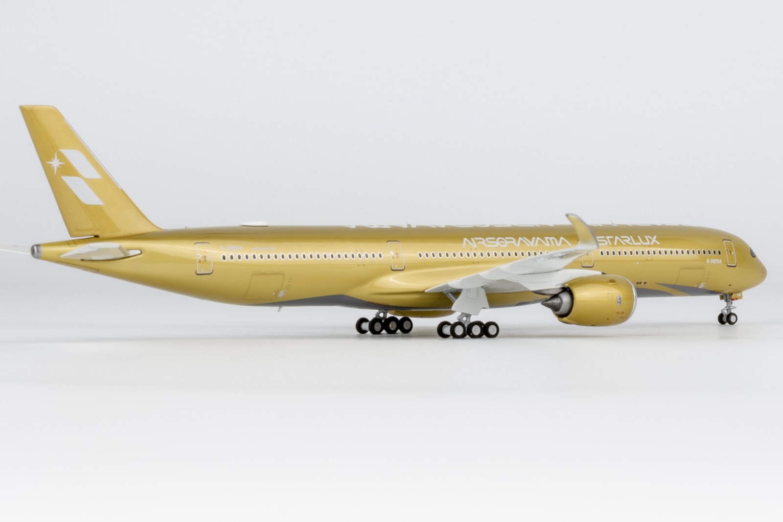 NG Models Starlux Airlines Airbus A350-1000 B-58554 (Airsorayama