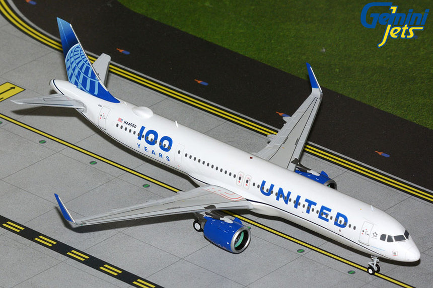 GeminiJets United Airlines Airbus A321neo N44550 100 Centennial Livery 1/200 Aircraft Scale Model