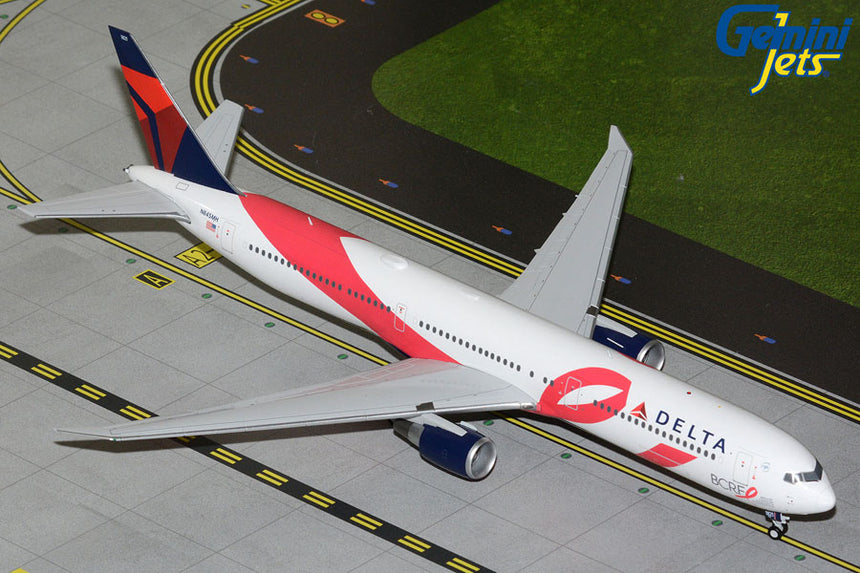 GeminiJets Delta Air Lines Boeing B767-400ER N845MH "Breast Cancer Research Foundation" 1/200 Aircraft Scale Model