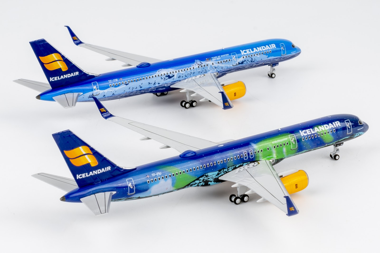 超メルカリ市限定価格 Icelandair AIRCRAFTOFTHEWORLD NG Models Icelandair Boeing 757-200/w A321 TF-FIR Vatnajokull