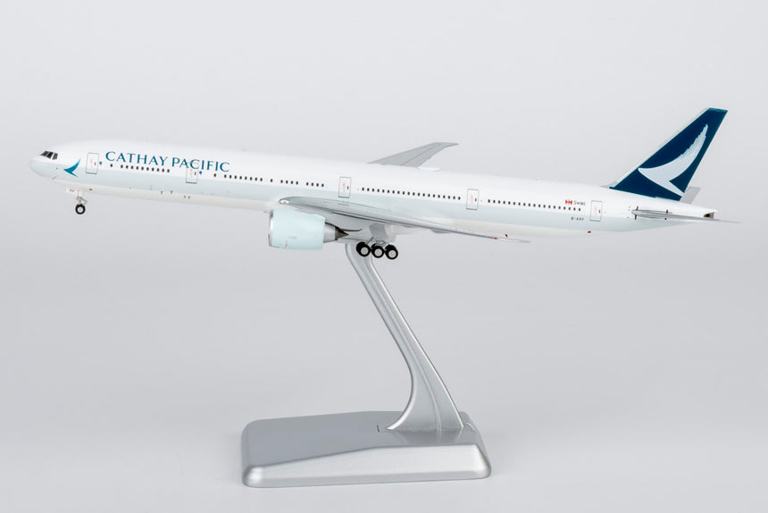 NG Models Cathay Pacific Airways Boeing 777-300ER B-KPF Ultimate 1/400 Aircraft Scale Model