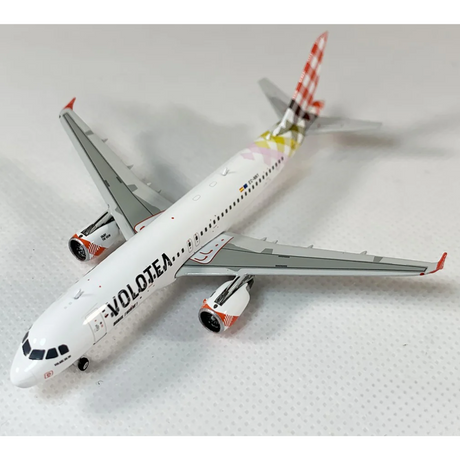 Phoenix Volotea Airlines Airbus A320-200 EC-NNY 1/400 Aircraft Scale Model