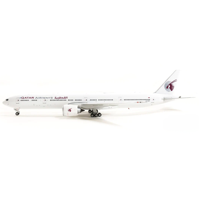 Phoenix Qatar Airways Boeing 777-300ER A7-BOC 1/400 Aircraft Scale Model
