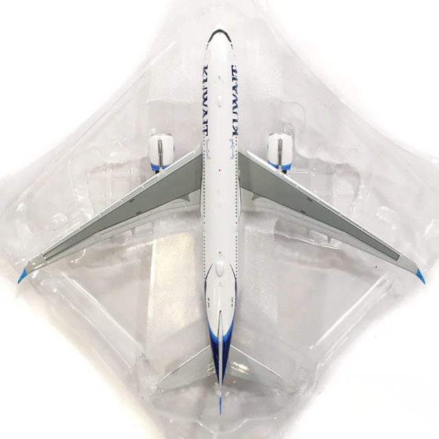 Phoenix Kuwait Airways Airbus A330-800Neo 9K-APG 1/400 Aircraft Scale Model
