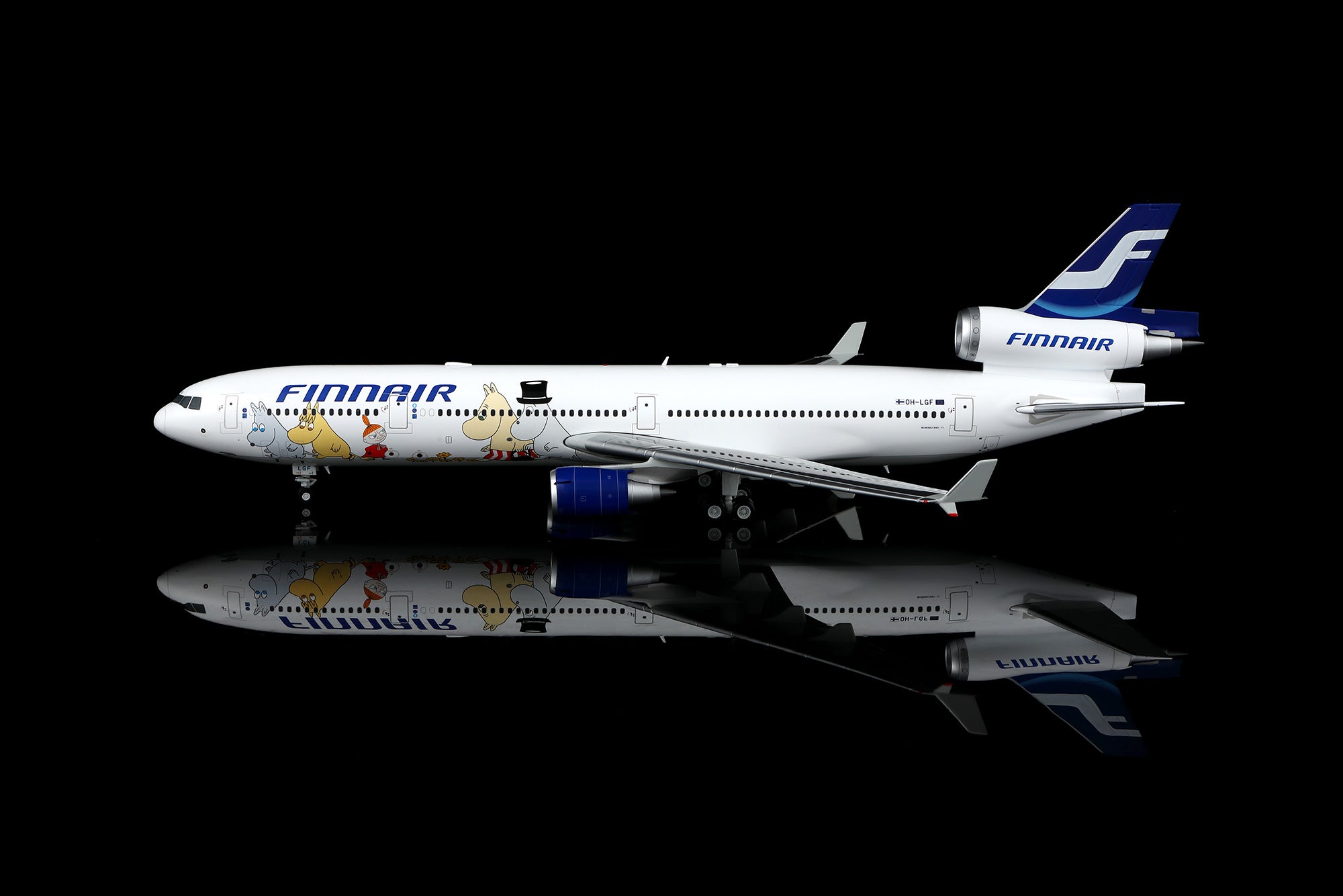 SQ Wings Finnair McDonnell Douglas MD-11 OH-LGF 