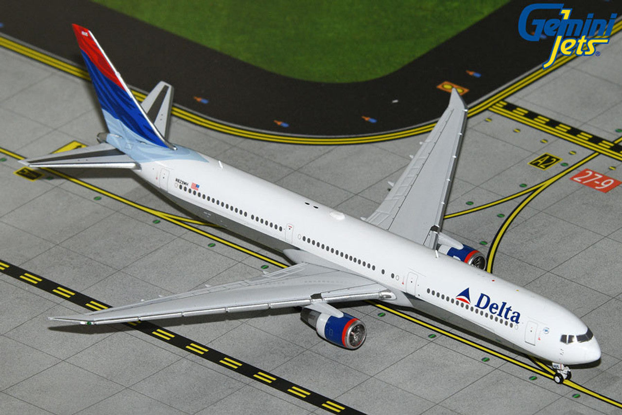 GeminiJets Delta Air Lines B767-400ER N829MH (Colors In
