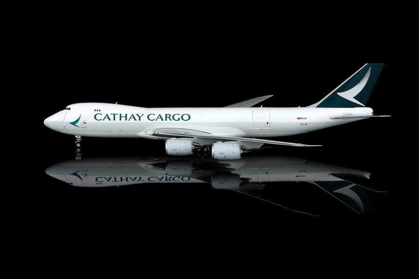 SQ Wings Cathay Cargo "Interactive Series" Boeing B747-8F B-LJN 1/200 Aircraft Scale Model