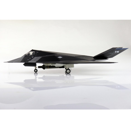 Hobby Master F-117A Nighthawk 84-0809, USAF, 2022 (with Extra 2 x B57 & B61 Bombs) 1/72 Aircraft Scale Model