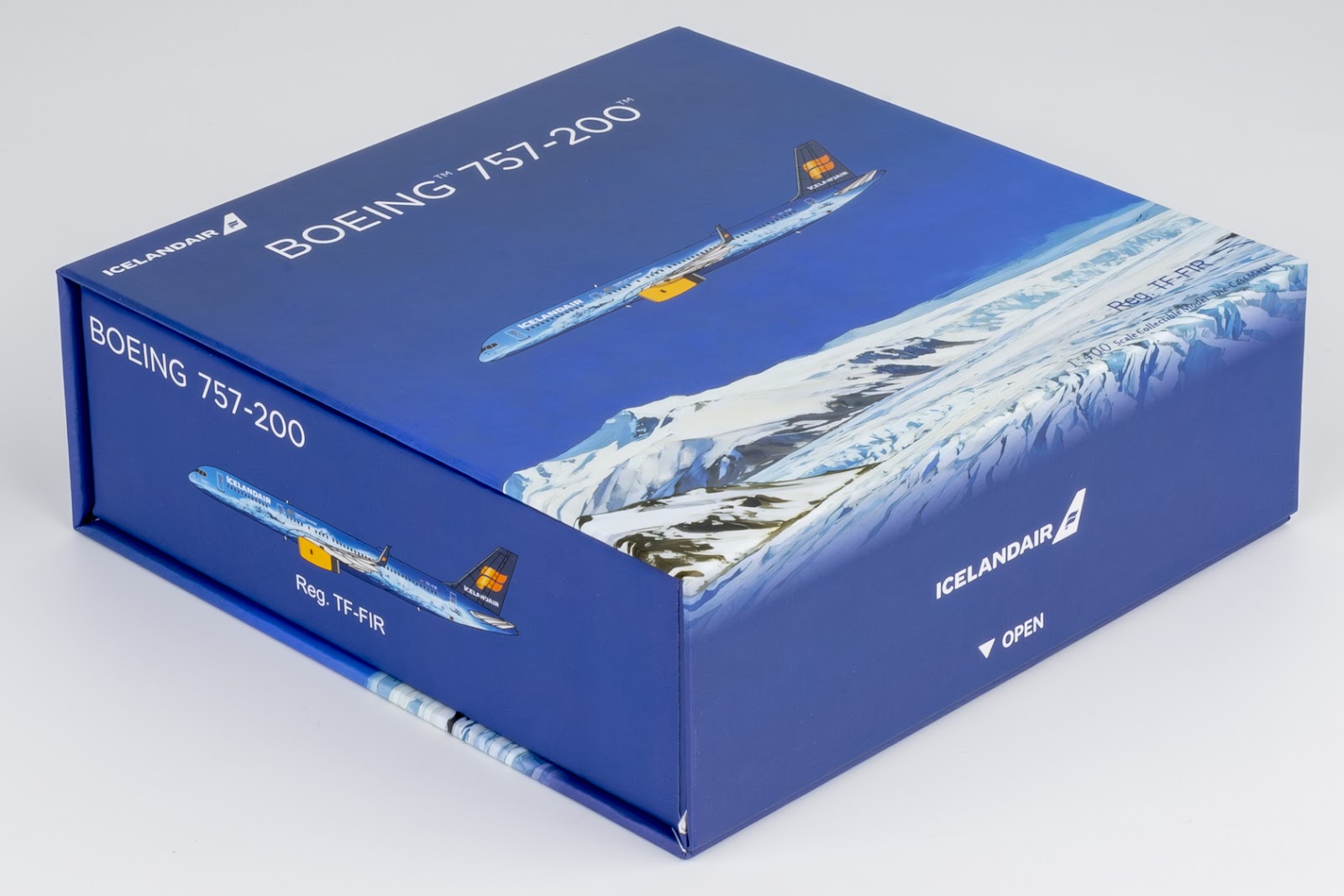 超メルカリ市限定価格 Icelandair AIRCRAFTOFTHEWORLD NG Models Icelandair Boeing 757-200/w A321 TF-FIR Vatnajokull