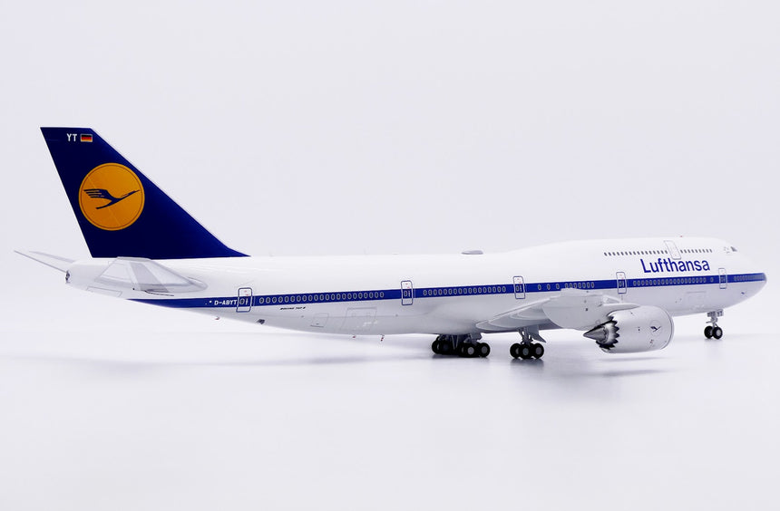 JC Wings Lufthansa Boeing 747-8i Retro D-ABYT 1/200 Aircraft Scale Model
