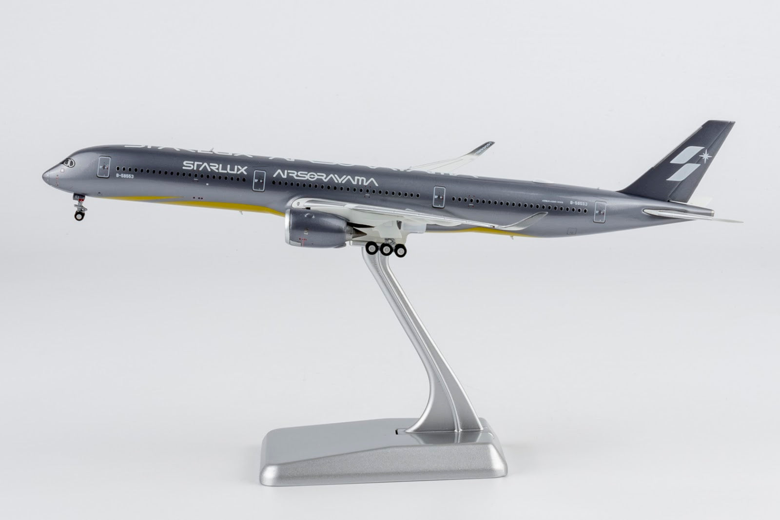 NG Models Starlux Airlines Airbus A350-1000 B-58553 (Airsorayama