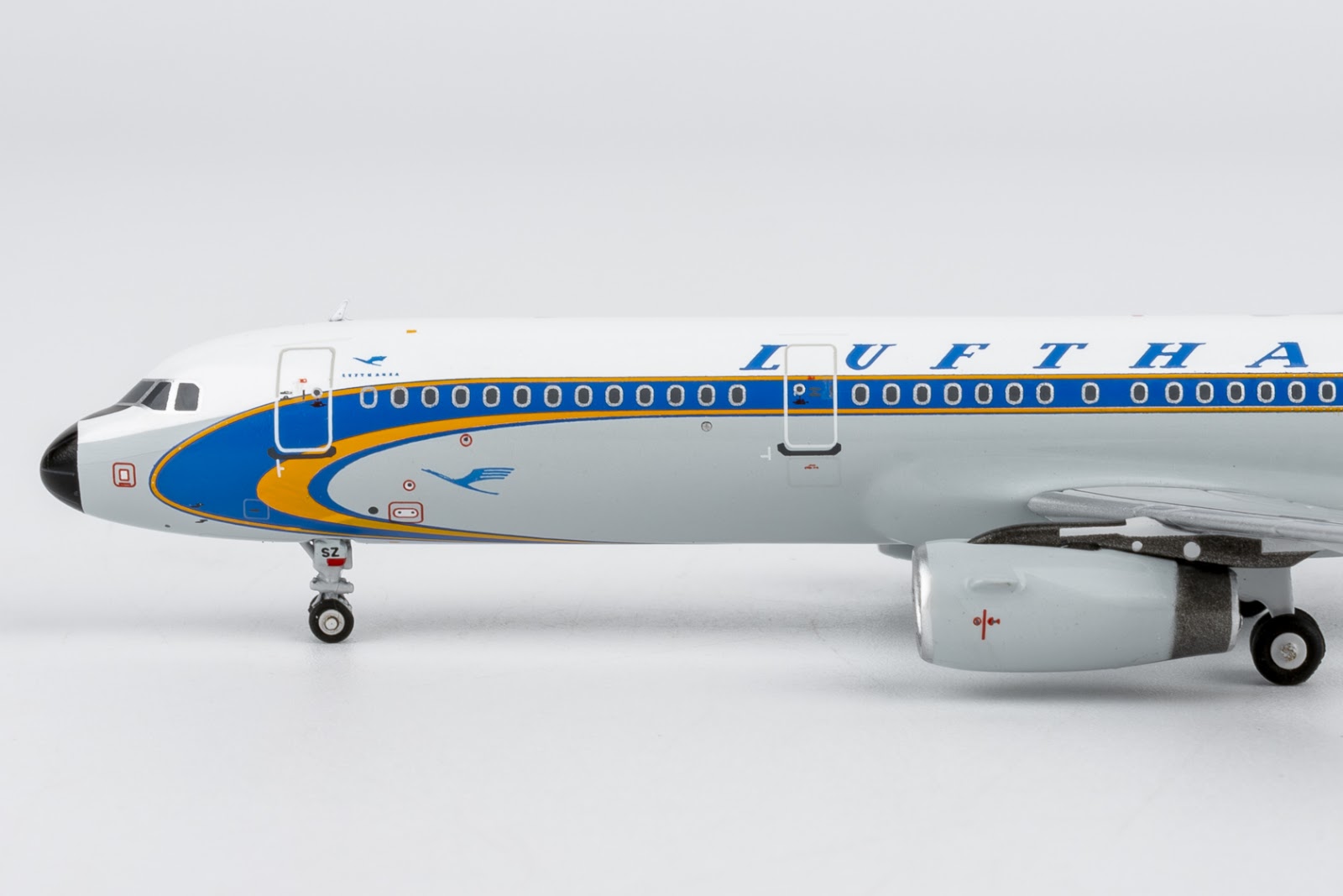 NG Models Lufthansa Airbus A321-200 D-AISZ (Super Star heritage