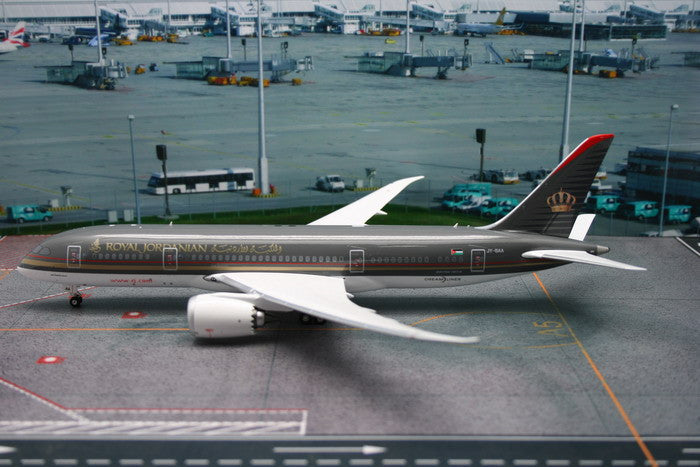 Phoenix Royal Jordanian Boeing 787-8 'JA-BAA' 1/200 Scale