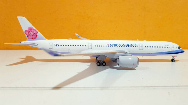 Phoenix China Airlines Airbus A350-900 B-18916 1/400 Aircraft Scale Model