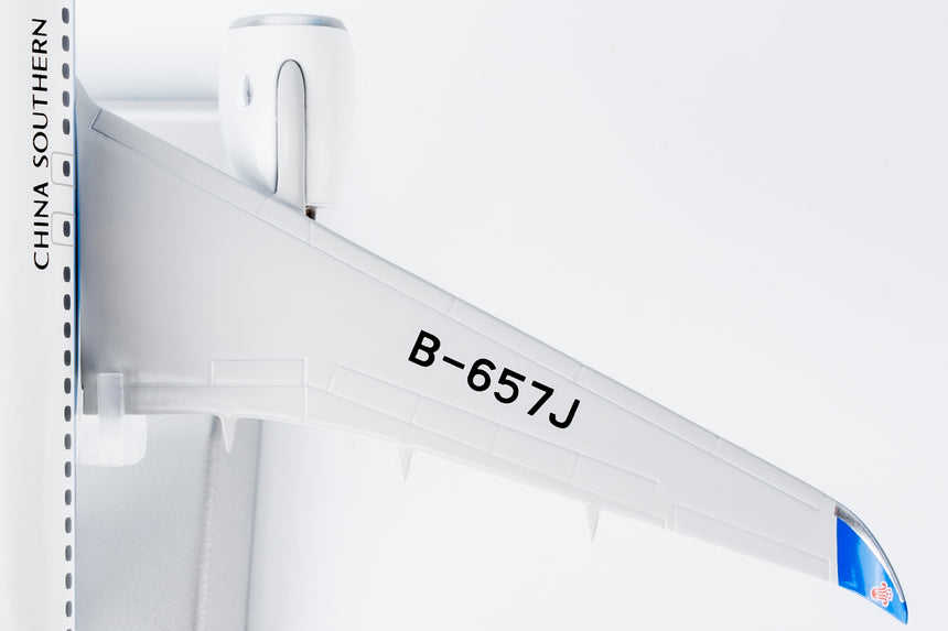 NG Models China Southern Airlines (without gears and antennas) COMAC C919 B-657J 1/240 Aircraft Scale Model