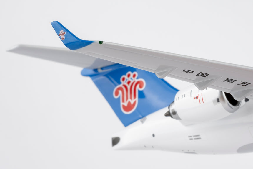 NG Models China Southern Airlines COMAC C909 (ARJ21-700) B-658K 1/200 Aircraft Scale Model