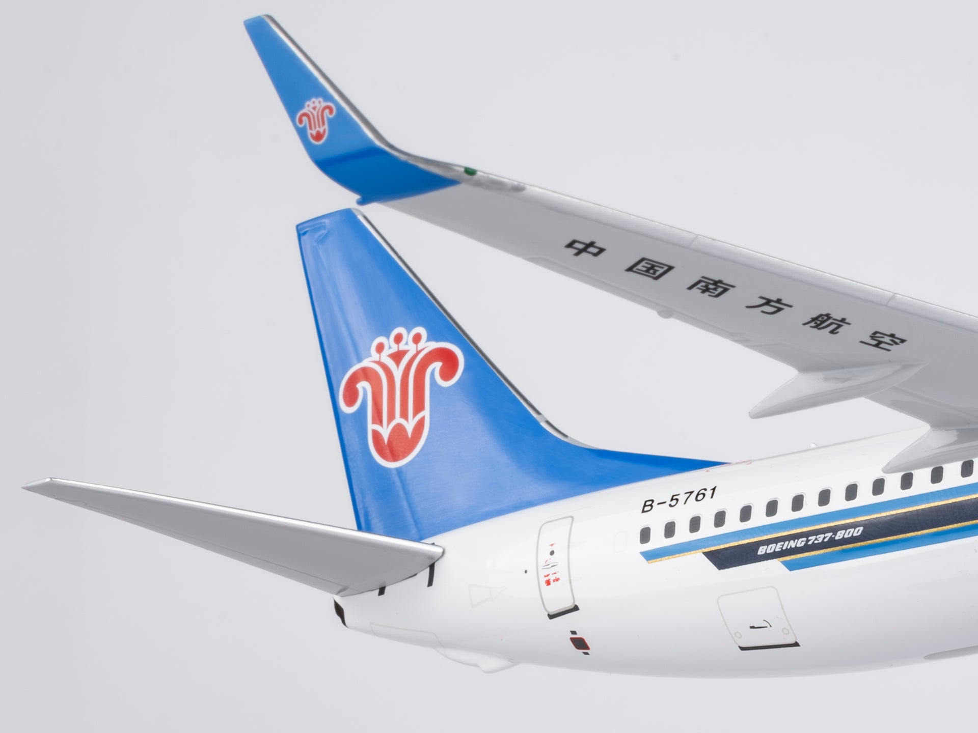 NG Models China Southern Airlines Boeing 737-800/w B-5761 1/200