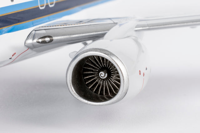 NG Models China Southern Airlines Boeing 737-800/w B-5761 1/200 Aircraft Scale Model