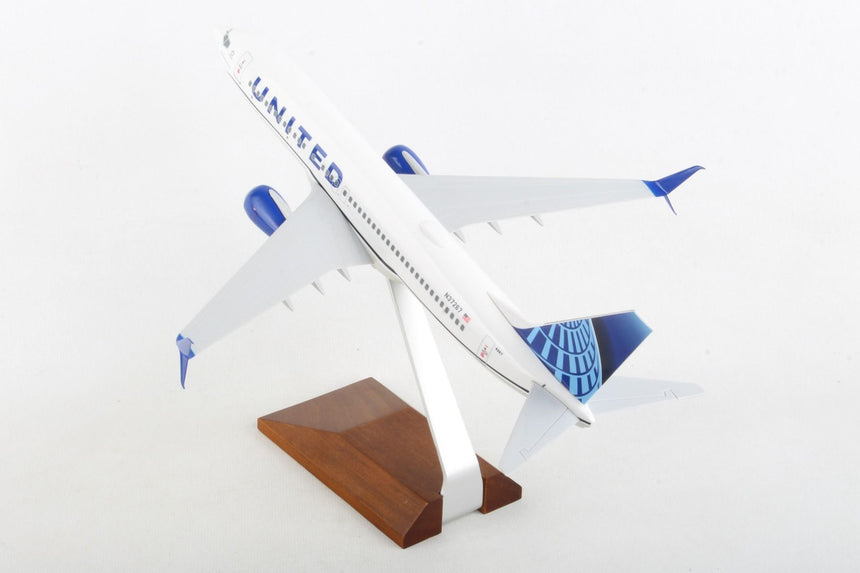 SkyMarks United Boeing 737-800 W/Wood Stand 2019 New Livery 1/130 Scale