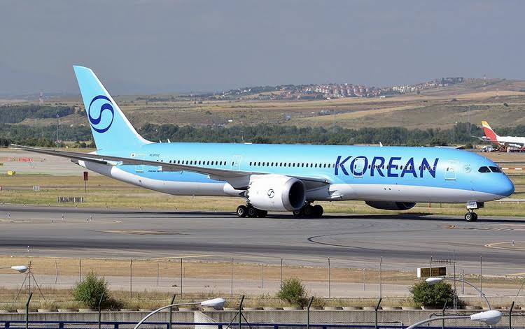 Phoenix Korean Air Boeing B787-9 HL8081 1/400 Scale
