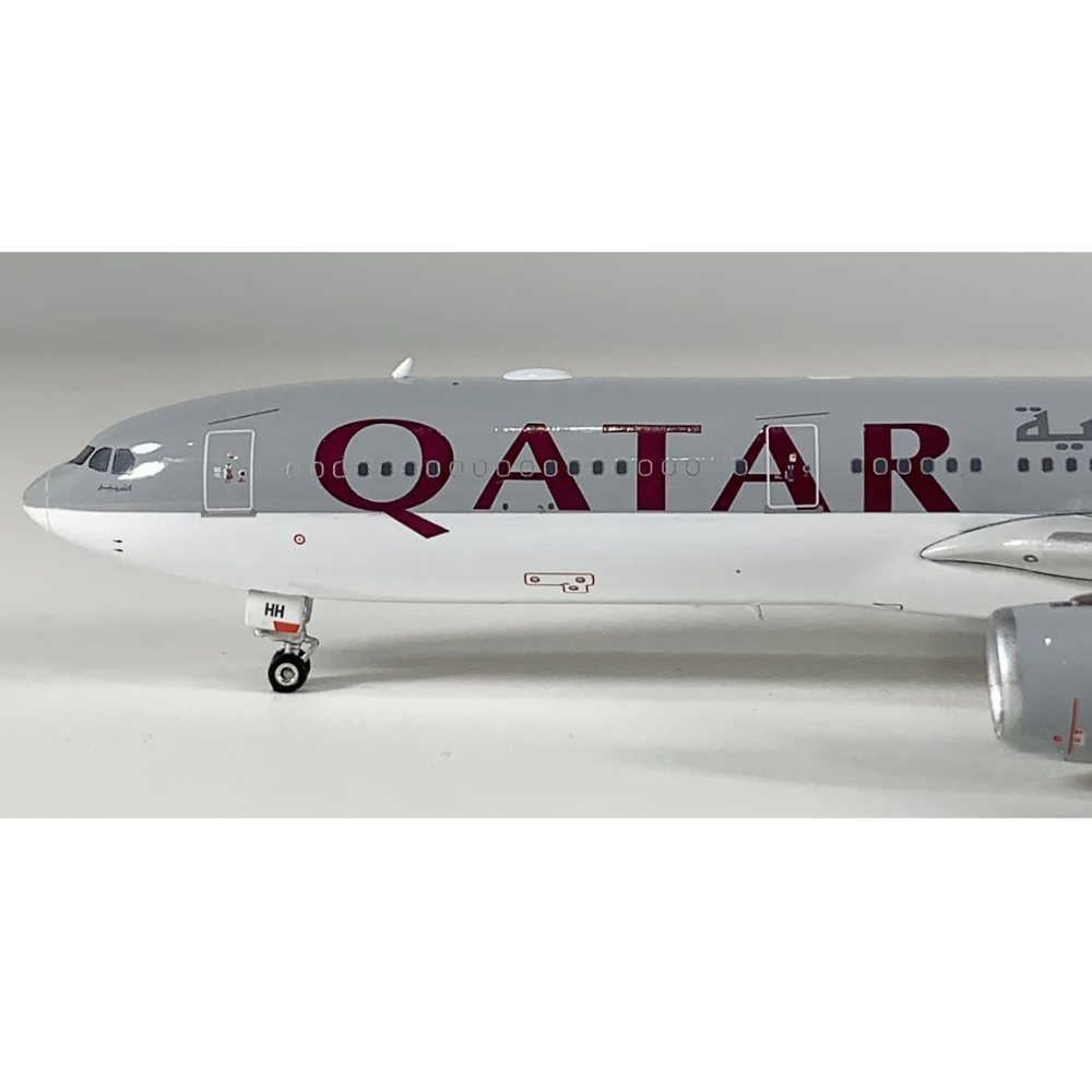 Phoenix Qatar Amini Flight Airbus A340-500 A7-HHH 1/400 Aircraft Phoenix Qatar Amini Flight Airbus A340-500 A7-HHH 1/400 Aircraft