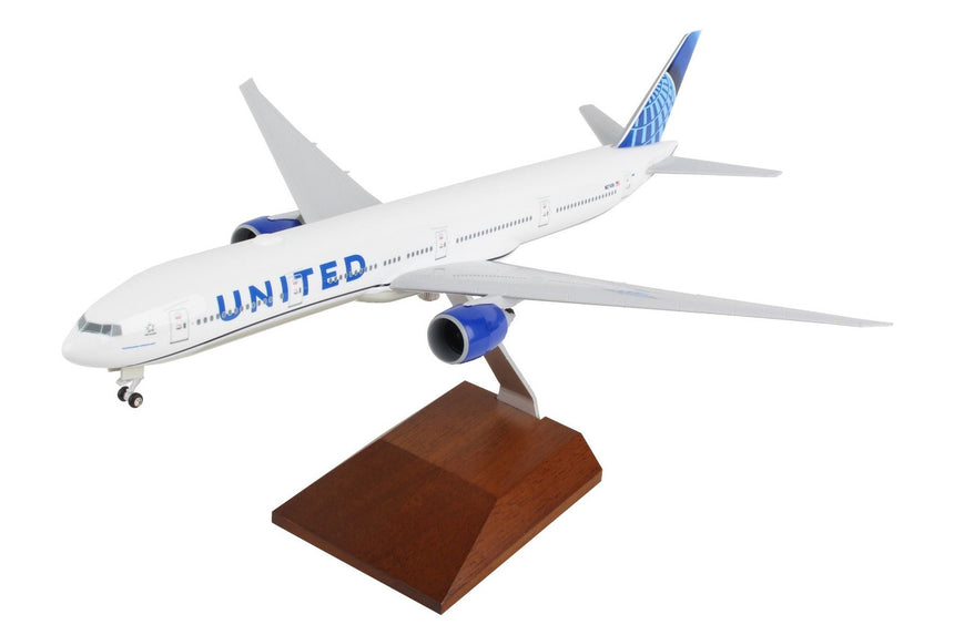 SkyMarks United Boeing 777-300 W/Wood Stand 2019 New Livery 1/200 Aircraft Scale Model