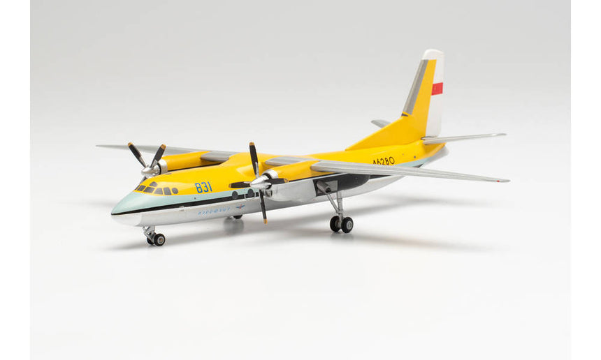 Herpa Aeroflot Antonov AN-24B - Demonstration aircraft, Le Bourget 1969 – CCCP-46280 1/200 571043