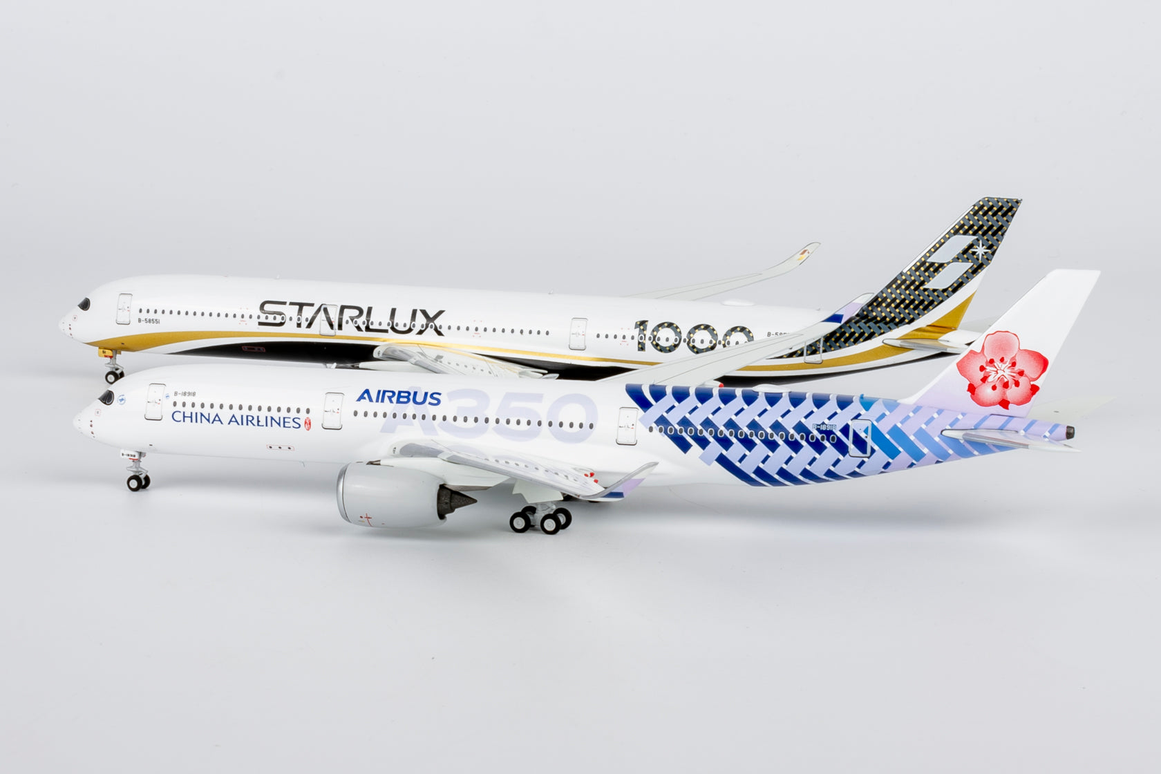 NG Models Starlux Airlines (Carbon Fiber colors; first A350-1000