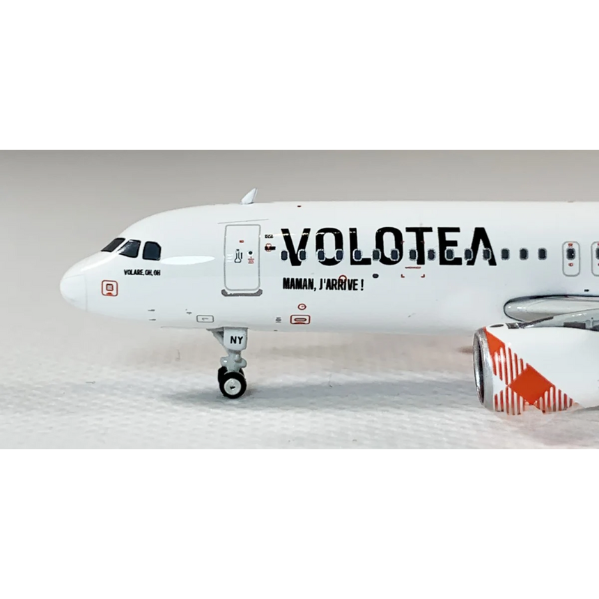 Phoenix Volotea Airlines Airbus A320-200 EC-NNY 1/400 Aircraft Scale Model