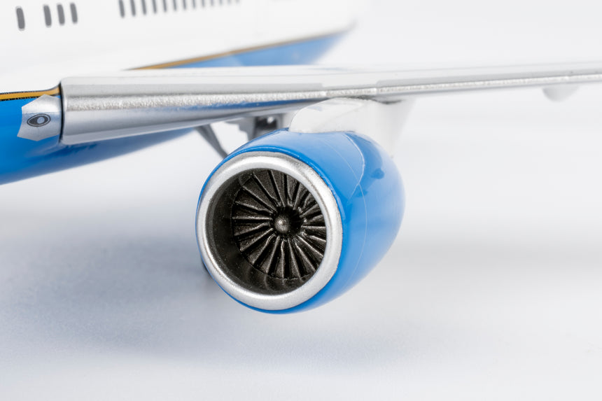 NG Models United States - US Air Force (USAF) equipped with PW2040 engines C-32A (757-200) 98-0001 1/200 Aircraft Scale Model