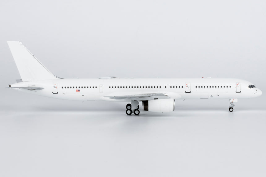 NG Models USA - Air Force C-32B (Boeing 757-200) 00-9001 1/200 Aircraft Scale Model