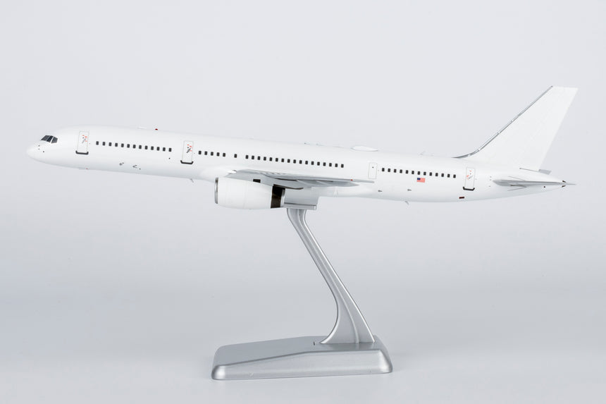 NG Models USA - Air Force C-32B (Boeing 757-200) 00-9001 1/200 Aircraft Scale Model