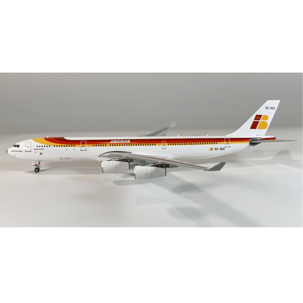 d*7様 Airbus A340-300 1/400スケール d*7様 Airbus A340-300 1/400スケール d*7様 Airbus A340-