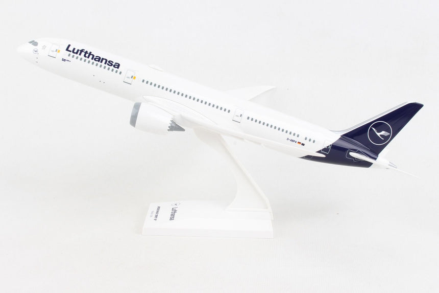 SkyMarks Lufthansa Boeing B787-9 1/200 Scale