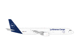Herpa Lufthansa Cargo Airbus A321P2F – D-AEUI 1/500 Scale