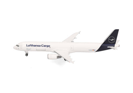 Herpa Lufthansa Cargo Airbus A321P2F – D-AEUI 1/500 Scale