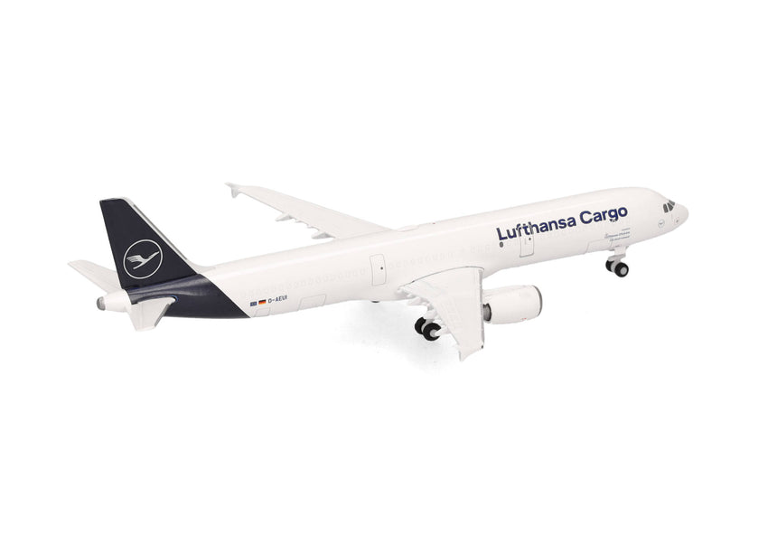 Herpa Lufthansa Cargo Airbus A321P2F – D-AEUI 1/500 Scale
