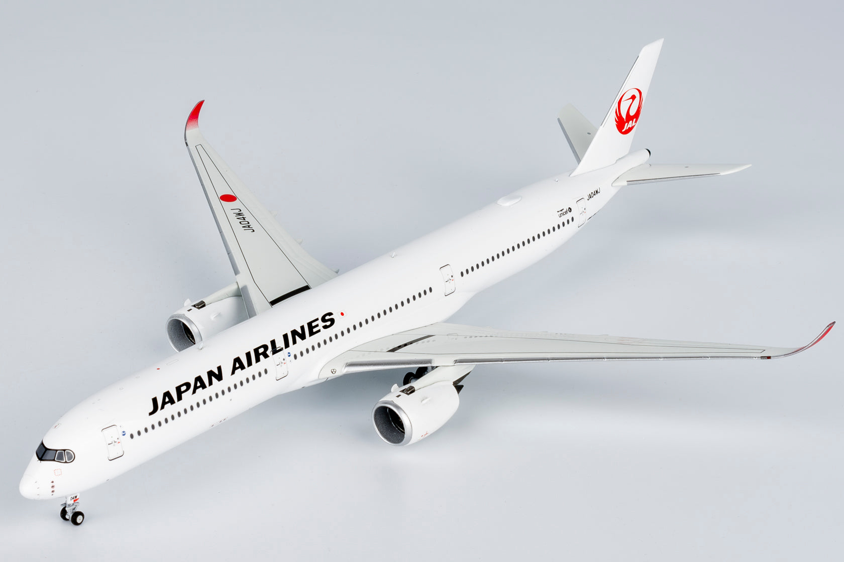 NG model JAL A350-1000 JA04WJ 1/400スタンド付 NG Models Japan Airlines (JAL) Airbus A350-1000 JA04WJ 1/400