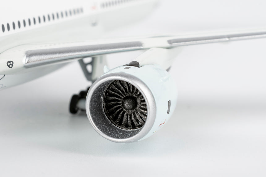 NG Models Cathay Pacific Airways Airbus A350-1000 B-LXO 1/400 Aircraft Scale Model