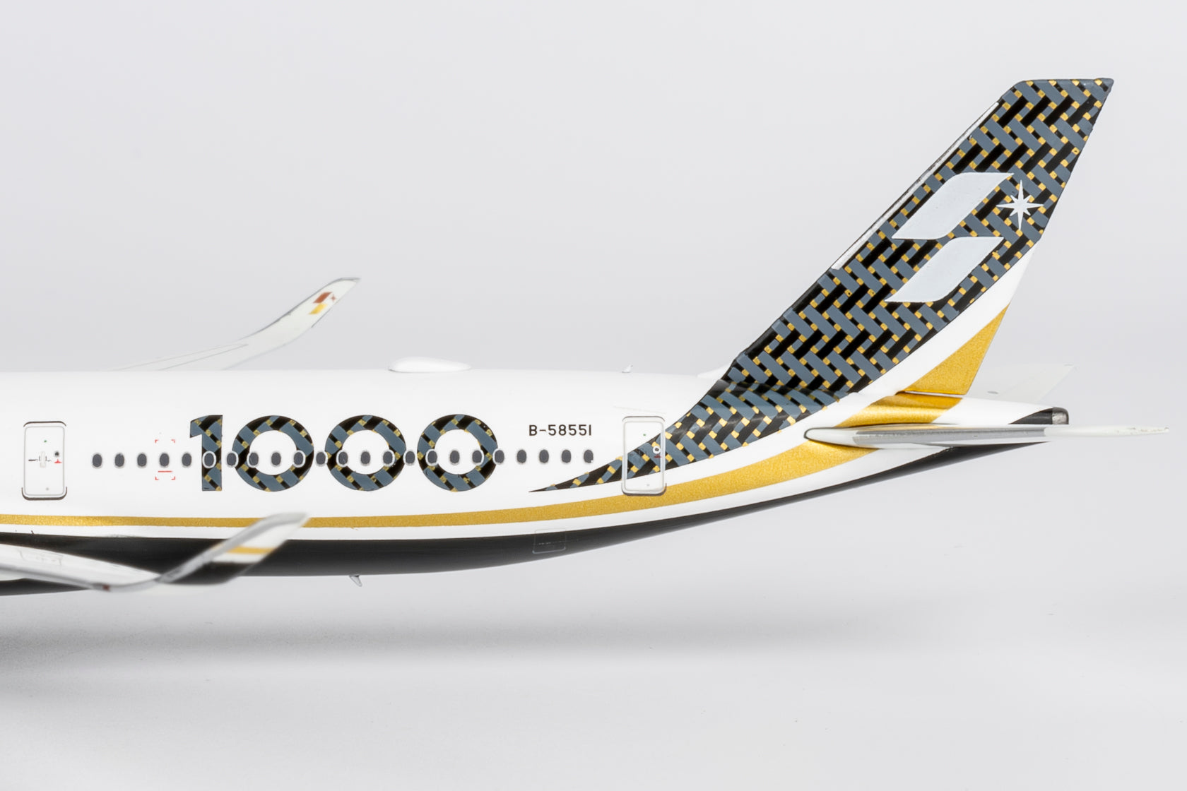 NG Models Starlux Airlines (Carbon Fiber colors; first A350-1000