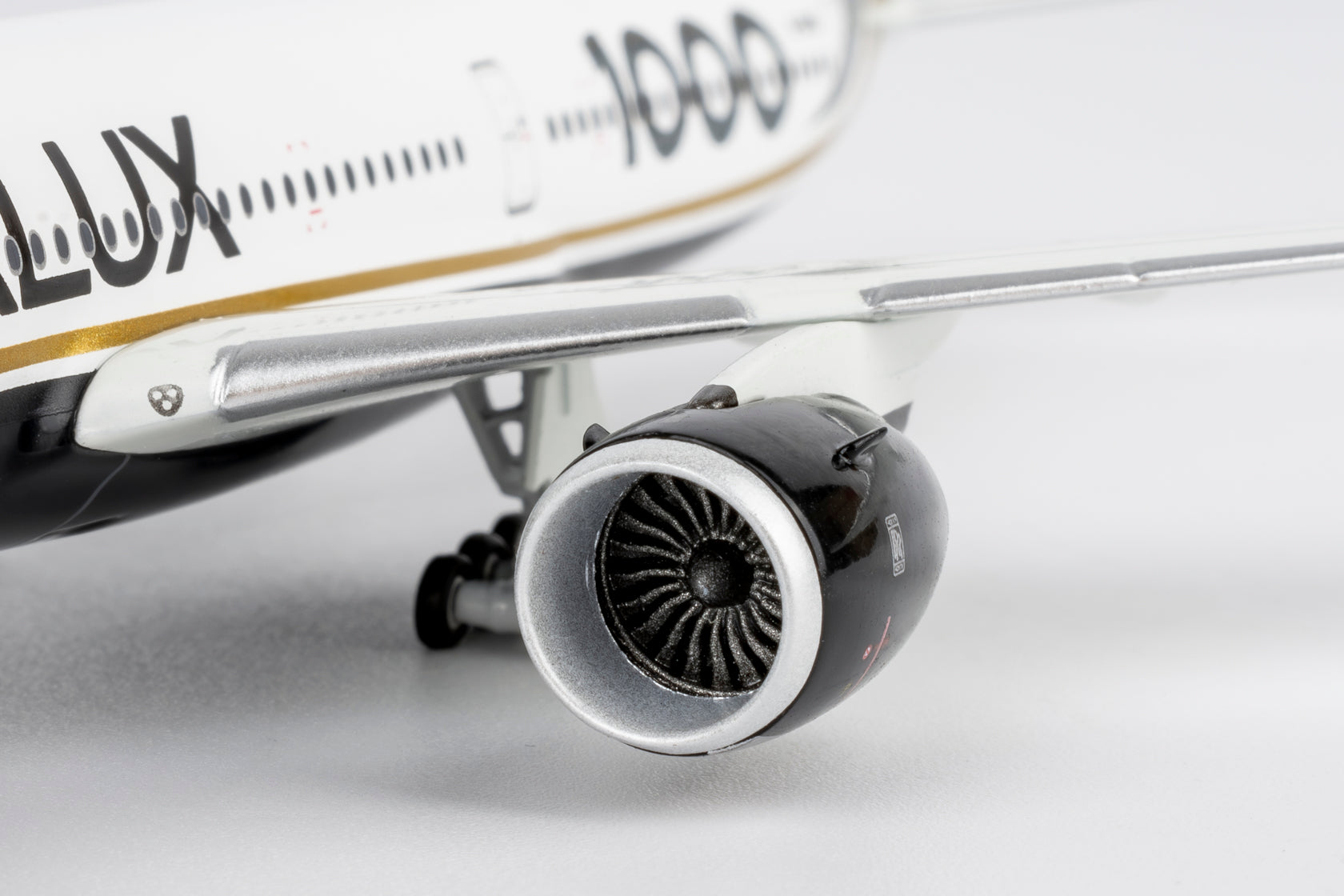 NG Models Starlux Airlines (Carbon Fiber colors; first A350-1000