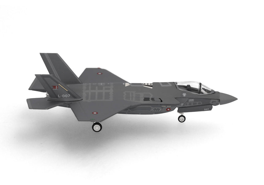 Herpa Royal Danish Air Force Lockheed Martin F-35A Lightning II - Eskadrille 727, Skrydstrup AB - L-007 1/200 Scale