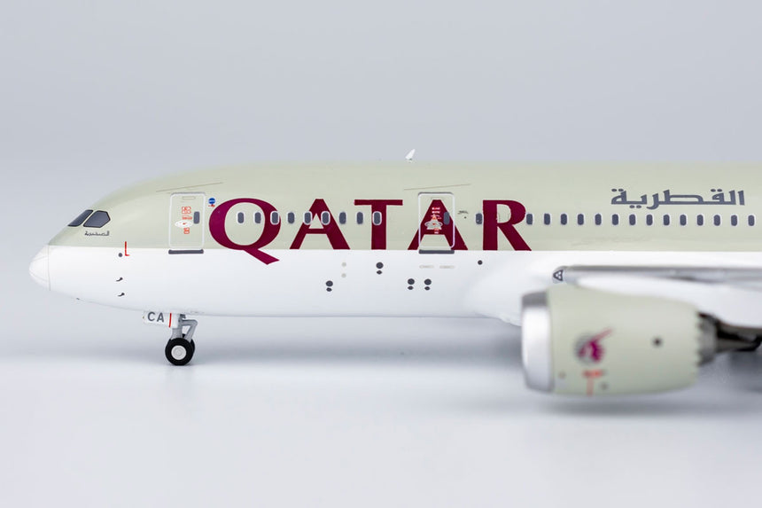 NG Models Qatar Airways 787-8 Dreamliner A7-BCA 1/400 Scale