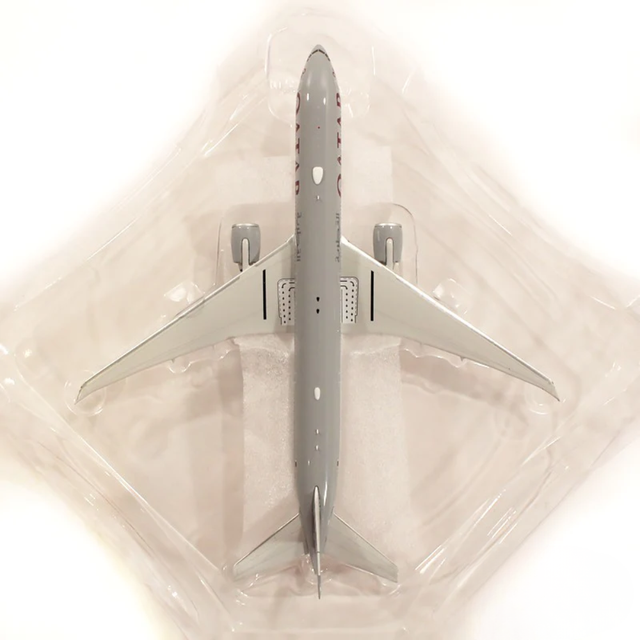 Phoenix Qatar Airways 