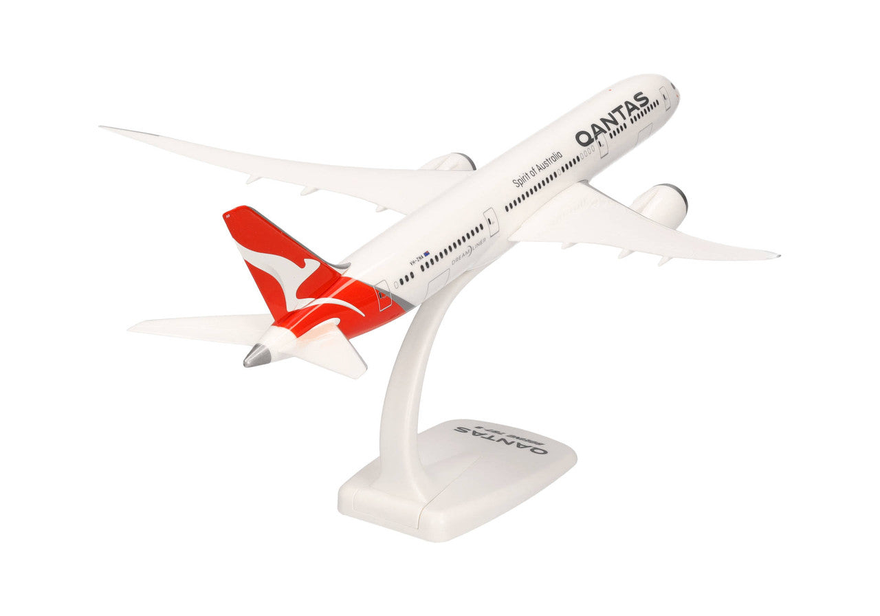 Herpa Qantas Boeing 787-9 Dreamliner - new colors VH-ZNA 1/200 Scale