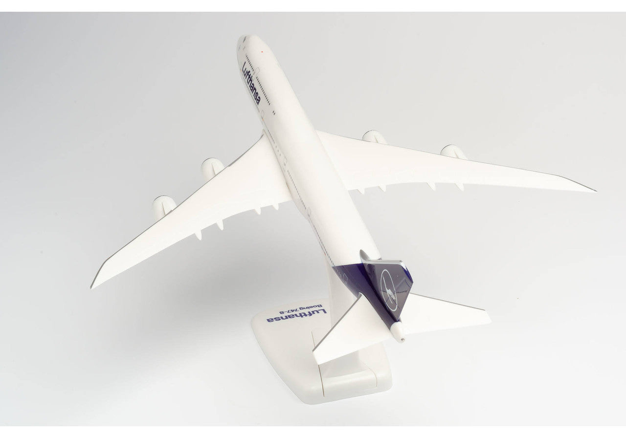 Herpa Lufthansa Boeing 747-8 Intercontinental - new 2018 colors 1