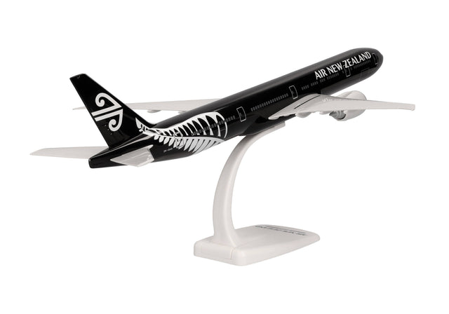 Herpa Air New Zealand Boeing 777-300ER – ZK-OKQ "All Blacks" 1/200 Aircraft Scale Model