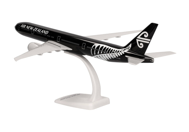 Herpa Air New Zealand Boeing 777-300ER – ZK-OKQ "All Blacks" 1/200 Aircraft Scale Model
